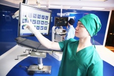 터치 패널로 의료기기 통합제어 ‘수술실의 혁명’