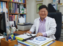 18년을 환자와 함께 했어요…이젠 같이 늙는 거죠