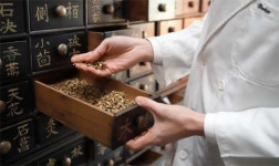 허울뿐인 제도 폐기하라 원외탕전실 98곳 중 2곳 인증