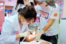 제니튼 ‘해피스마일 치과버스’ 의료봉사활동