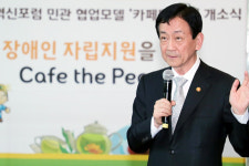 진영 행안부장관 복지부 건강정책실 신설 검토하겠다