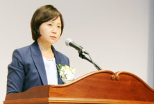 억울함 호소한 이의경 처장...의원들 국민 눈높이에서 봐라