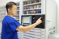 스마트한 의약품 자동배출 캐비닛 ‘Omnicell’