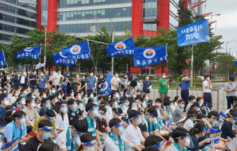 의대증원 반대 궐기대회…개원의보다 젊은의사 주도