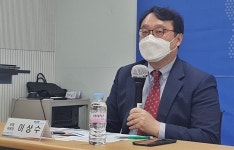 세계 최초 의료기기 개발하겠다는 정부…업계는 시큰둥