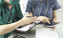 후기 인턴들 연봉8천·당직제외 등 파격조건에 답했다