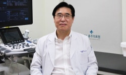 교수 정년 버리고 선택한 길…지방 의료 보탬되고 싶다