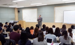 김형년 원장，모교 전북대 수의대 익산 이전 기념 특강