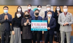 세계로동물병원 허정·장경미 원장，모교 경상대에 발전기금