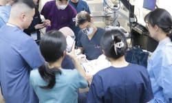 수의치과학의 대가 Jerzy Gawor가 설명하는 치과 골이식재 ReGum™