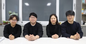 부부 수의사 4명이 모여 소·돼지·가금·꿀벌을 모두 진료합니다