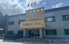 ‘평창에서 하동으로’ 최신식 교육농장에서 엿본 돼지수의사와 돼지 진료
