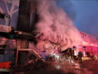 부산 청과물직판장 화재 발생⋯ 점포 3곳 전소