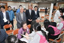 [포토] 광주 서구, 찾아가는 통합 건강캠프