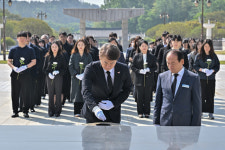 [포토] 광주 서구, 5·18민주묘지 참배