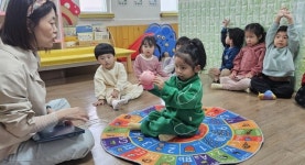 [비바100] “저출생 해결 위해선 보육시스템 등 사회적 환경 뒷받침돼야죠”