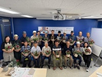 부평구 산곡노인문화센터 꽃과 함께 활력을 찾는 남성 어르신들