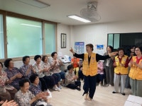 적십자봉사회안동협의회, 안동 어르신들에 사랑의 빵과 국수 전달