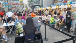 [액티브 시니어] 강남 개포시장 야식행사 성료… 맛도 재미도 가득