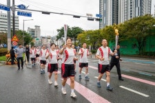 부산진구, 우천 속 전국체전 성화봉송 축하행사 성황리 개최