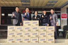 온정F&B 우보테크 | 군위군 우보중앙교회, “사랑의 라면 기부로 따뜻한 온정 전하다”