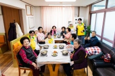 “경로당 떡국·문화 프로그램으로 웃음꽃”