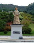 여기 충렬의 여신이 살아 숨쉰다