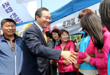 송하진 지사, 공무직노조 한마음대회장 방문