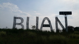 BUAN 진입로 채널문자 흉물 방치