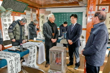 한영희 장수부군수 서예교실과 한자교실 방문
