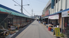 손님들은 시원한 대형마트로··· 상인들 개점휴업