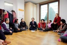 어르신 어디 불편한 곳은 없으신지요