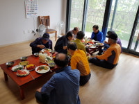 삼천1동 '이안전주삼천아파트' 부녀회, 어버이날 맞이 어르신 중식대접