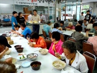 ㈜동우팜투테이블, 서수면 홀로사는 노인들 삼계탕 대접