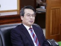 군산시 상인연합회, 곽병선 군산대 총장 감사패 전달