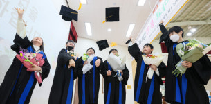[전북] 자축하는 팔복초등학교 졸업생들