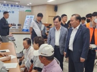 폭염 속 단비처럼 반가운 농촌왕진버스