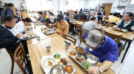 코로나 때보다 더 힘들어요...고물가에 시름앓는 무료급식소