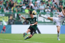 전진우 쾅!쾅 득점선두 전북, 안양 2-0 꺾고 선두와 동률