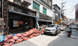 거센 침체에 꺾이는 자영업자들... 전주 상점 매달 200곳 문 닫아