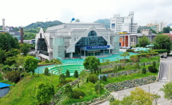 임실군, 추석 앞두고 군민회관 환경정비 완료…쾌적한 고향 맞이 준비