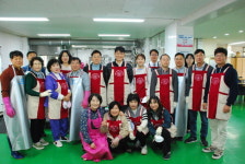 군산 검찰·범죄예방 군산지구, 경로식당 무료 급식 봉사 펼쳐