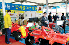 2015 상주농업기계박람회/최첨단 고성능 농기계 한 자리에…176개 업체 참여 성황