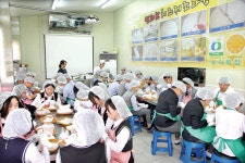 [새해기획/소비자와 함께 즐거운 축산] <2>휴식이 있어 즐거운 축산 천안 썬러브&효덕목장·여주 은아목장