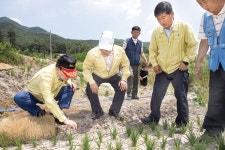 가뭄극복대책 마련 총력 남유진 구미시장 현장 방문