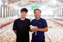 동물복지인증 육계농장 운영 권혁길 씨…번거롭고 비용 많이 들어도 가치 충분