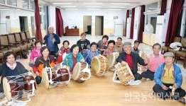 [농촌고령화 위기 협동으로 넘는다] 춤 추고, 글 배우고… 어르신들 꿈 채워주는 폐교의 변신