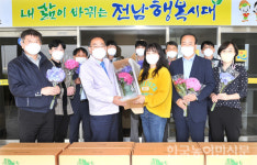 전남농기원, 가정의 달 맞아 화훼농가 돕기 운동