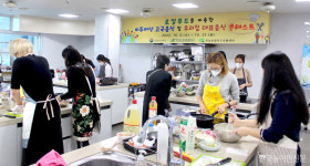 안성로컬푸드유통센터ㅣ이주여성이 만든 세계요리, 로컬푸드=한식 선입견 깨다