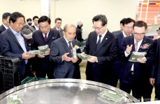 만인산농협 스마트 APC 준공…정황근 장관 지원 힘쓸 것